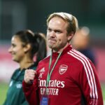 El jefe del Arsenal femenino, Jonas Eidevall, firma un nuevo acuerdo