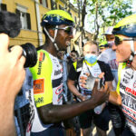 El erudito Pozzovivo se luce como protagonista de Girmay en el Giro de Italia