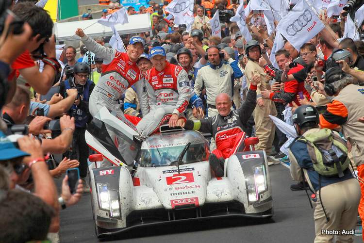 F1 Audi R18 e-tron quattro #2 (Audi Sport Team Joest), Marcel Fässler, André Lotterer, Benoît Tréluyer, Dr. Wolfgang Ullrich (Director de Audi Sport)