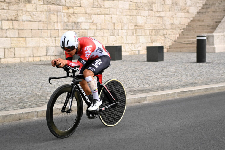 Giro d'Italia: Caleb Ewan recupera la velocidad después del accidente del día inaugural