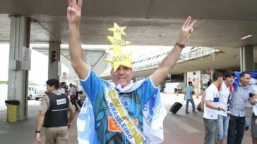 A su llegada al aeropuerto de Confins, los jugadores del Cruzeiro,