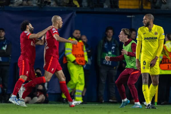 VILLARREAL, ESPAÑA - Martes, 3 de mayo de 2022: Fabio Henrique Tavares 'Fabinho' del Liverpool celebra después de marcar el primer gol de su equipo para poner el marcador 2-1 (2-3 en el global) durante el partido de vuelta de la semifinal de la UEFA Champions League entre Villarreal CF y Liverpool FC en el Estadio de la Cerámica.  (Foto de David Rawcliffe/Propaganda)