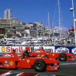 Schumacher e Irvine pintan de rojo la ciudad de Mónaco