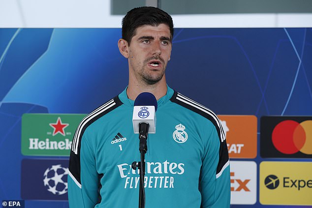 El portero Thibaut Courtois (arriba) ha afirmado que estaba 'muriendo por años' para unirse al Real Madrid