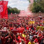 Miles de hinchas del Liverpool llenan una fanzone