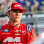 Austin Wayne Self se retira temporalmente de las funciones de conducción, Brett Moffitt reemplaza en Knoxville