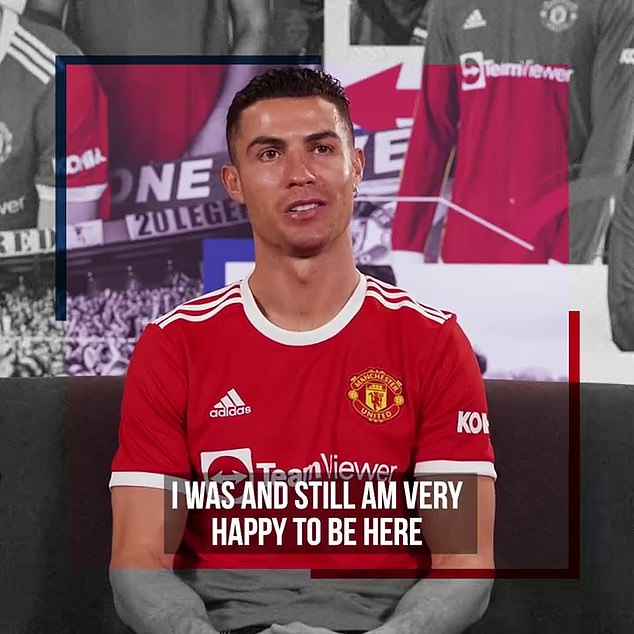 La estrella del Manchester United, Cristiano Ronaldo, pareció comprometer su futuro con Old Trafford.