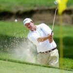 Bart Bryant explota un búnker junto al green en el No. 4 durante la última ronda del Torneo Conmemorativo del domingo en Dublin, Ohio.  Bryant ganó por un golpe.Chris Putman |  Associated Press