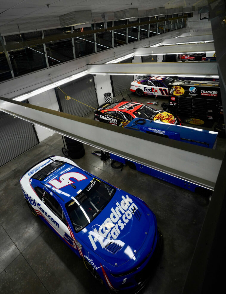 Garaje de la NASCAR Cup Series - Las Vegas Motor Speedway - Kyle Larson, Martin Truex Jr