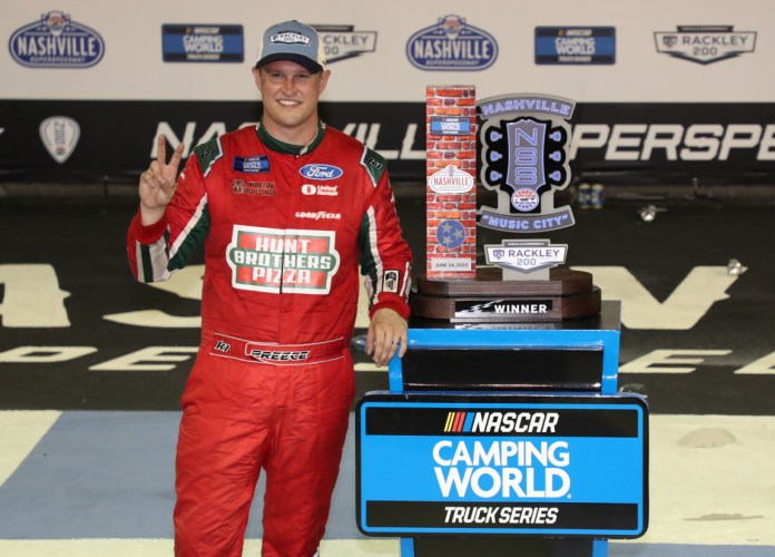 Ryan Preece gana el Nashville Superspeedway NASCAR Trucks 2022
