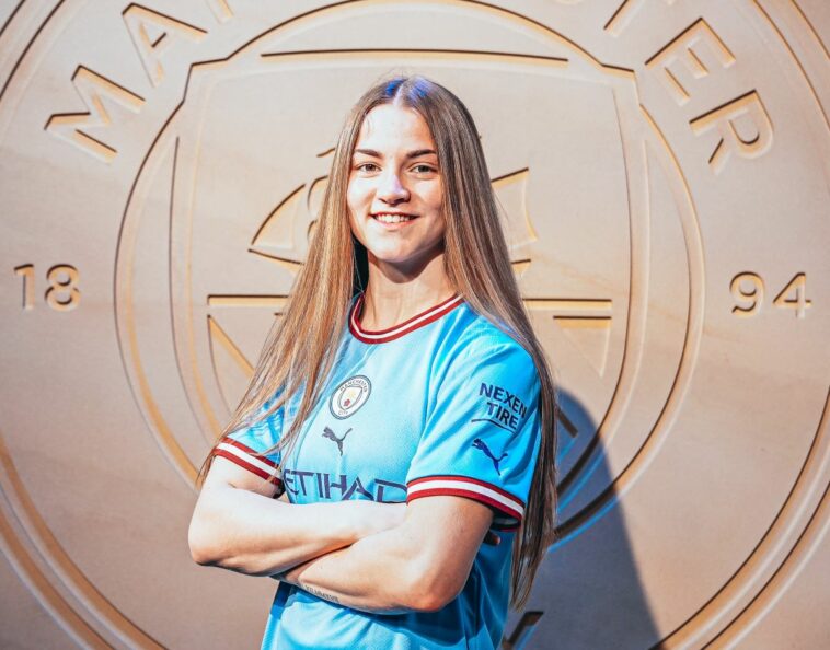 Jess Park firma extensión de contrato por tres años con Man City