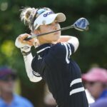 Nelly Korda golpea el noveno tee durante la primera ronda del torneo de golf US Women's Open en Pine Needles Lodge &  Club de golf en Southern Pines, Carolina del Norte, el jueves 2 de junio de 2022. (Foto AP/Steve Helber)