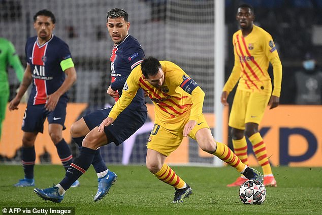Leandro Paredes provocó la ira de Lionel Messi cuando el Paris Saint-Germain jugó contra el Barcelona en los octavos de final de la Champions League en 2021