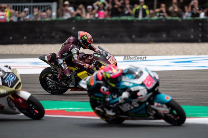 MotoGP Assen: Los falsos neutrales 'peligrosos' conducen a una 'terrible carrera' para Lowes