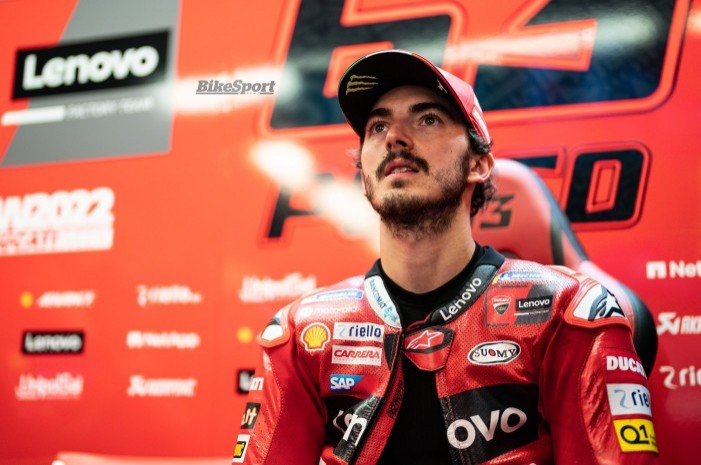 MotoGP Catalunya: 'Correr aquí es como un flat track' - Bagnaia