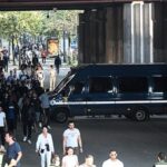 La misma camioneta de la policía estaba estacionada debajo de un paso subterráneo en el Stade de France antes del partido de Francia contra Croacia que provocó cuellos de botella y retrasos antes de la final de la Liga de Campeones.