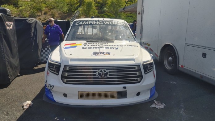 Stefan Parsons G2G Racing No. 47 camión Travis McCullough prueba de drogas Sonoma Raceway