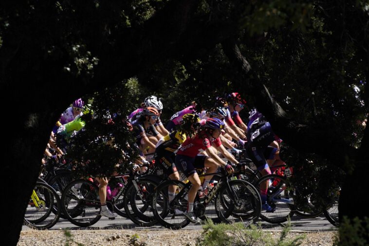 Accidentes y COVID-19 hacen que los ciclistas salgan temprano del Giro Donne