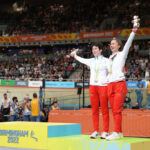 Ceremonia de entrega de medallas falsa: dupla inglesa multada por la UCI en los Juegos de la Commonwealth