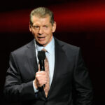 McMahon había sido acusado anteriormente de sobornar a una empleada