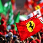 Una bandera de Ferrari ondeando en Monza.  Italia Septiembre 2019
