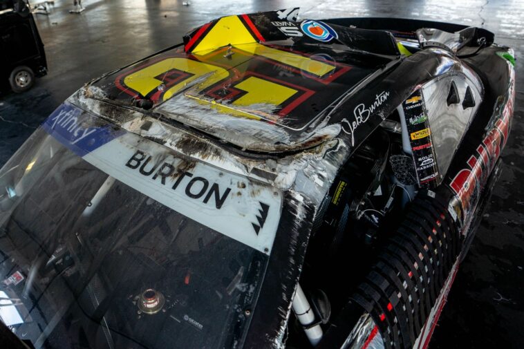 Jeb Burton voltea en Pocono Raceway (Video)