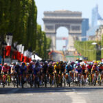 Los choques causan estragos en la apertura del Tour de France Femmes en los Campos Elíseos