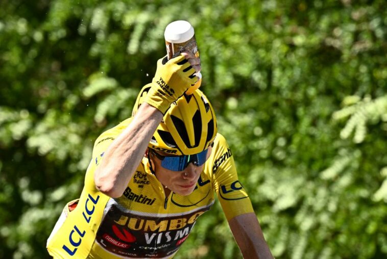 Los organizadores del Tour de Francia niegan usar 10.000 litros de agua para enfriar las carreteras
