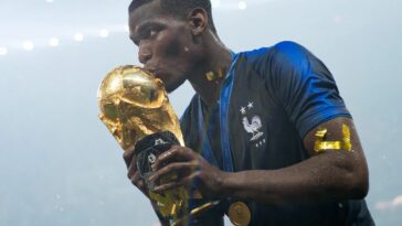 Pogba (29) tras ganar el Mundial de 2018 |  manutd.com