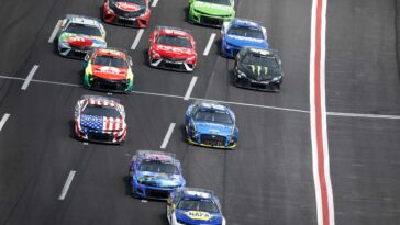 Ross Chastain causa accidente de NASCAR con varios autos en Atlanta (Video)