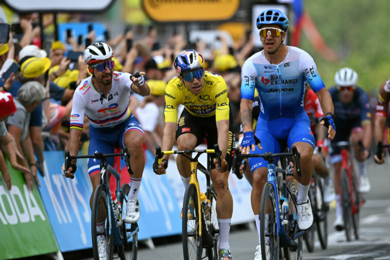 Sagan enfadado con Van Aert por cerrarle las barreras en el sprint del Tour de Francia