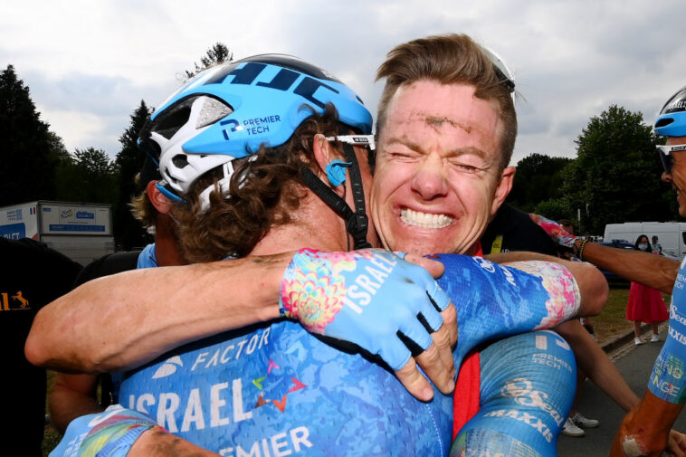 Simon Clarke paga a Israel-Premier Tech en el Tour de Francia por firmar en el último minuto