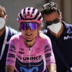 Van Vleuten tiene un 'choque controlado' en el camino a la victoria de etapa del Giro Donne - Video