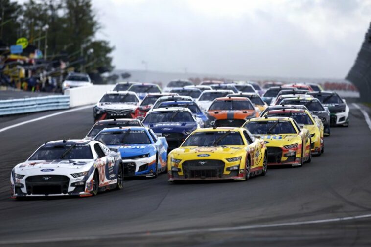 Todd Gilliland, Joey Logano - Watkins Glen International - Serie de la Copa NASCAR