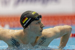 Berlin, Deutschland - 16 de abril: Olympiaqualifikation Beckenschwimmen, Florian Wellbrock, SC Magdeburg (Foto por JoKleindl)