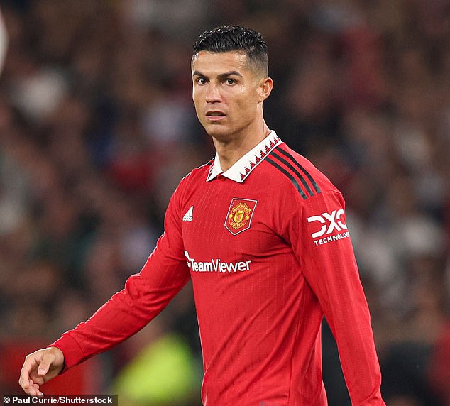 El Manchester United ha vertido agua fría sobre un informe que afirma que el delantero superestrella Cristiano Ronaldo (en la foto) está