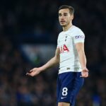 El centrocampista de los Spurs, Harry Winks, está considerando un posible préstamo a la Sampdoria de la Serie A.