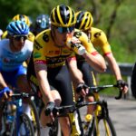 El director de carrera de la Vuelta a Burgos culpa a David Dekker por el accidente de la etapa dos: "Es un error de Dekker, no fue un bache de velocidad"