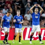 Antonio Colak (derecha) anotó el único gol del partido cuando el Rangers derrotó al PSV Eindhoven