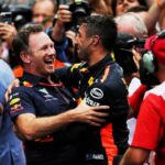 El ganador de la carrera, Daniel Ricciardo (AUS), Red Bull Racing, celebra con Christian Horner (GBR), director del equipo Red Bull Racing, en el parque cerrado.