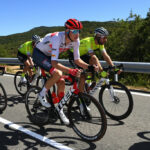 La Vuelta a España ve el primer caso de COVID-19 cuando Daan Hoole deja la carrera