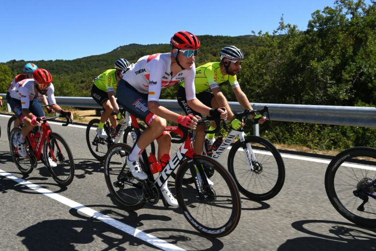 La Vuelta a España ve el primer caso de COVID-19 cuando Daan Hoole deja la carrera