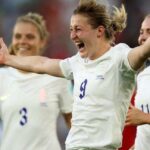 Elena de White celebra marcar su segundo gol contra Noruega