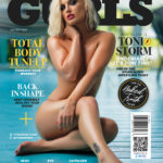 Toni Storm posa para la revista Fitness Gurls