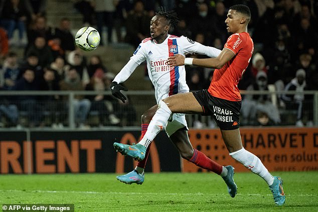 La Ligue de Football Professionnel canceló el choque del Lorient con el Lyon por un campo inseguro