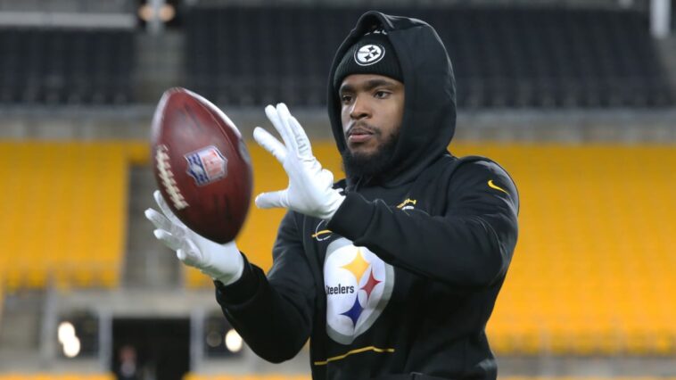 Los Steelers firman a WR Diontae Johnson con una extensión de contrato de dos años, según el informe