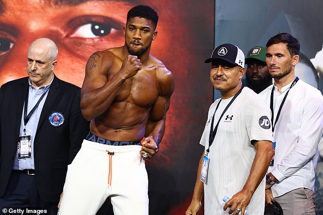 Robert García entrenó a Anthony Joshua por primera vez para la revancha de Oleksandr Usyk