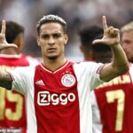 Es probable que la estrella del Ajax, Antony, se quede en el club a pesar del interés del Manchester United