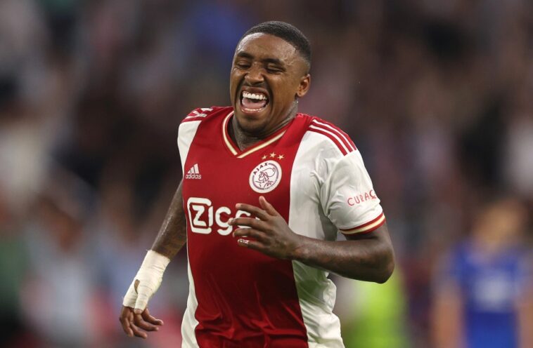 El ex atacante del Tottenham Steven Bergwijn inspiró al Ajax a una victoria por 4-0 sobre el Rangers