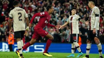 2K0WAW7 Joel Matip de Liverpool celebra marcar el segundo gol de su equipo durante el partido de la Liga de Campeones de la UEFA en Anfield, Liverpool.  Imagen fecha: Martes 13 de septiembre de 2022.